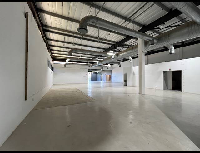 425M² SHOWROOM TO LET IN BALLITO DISTRICT
